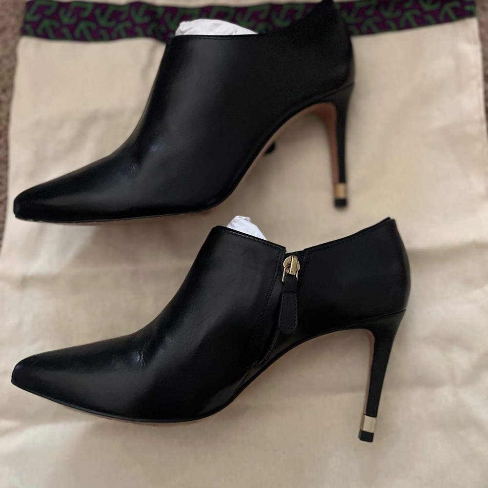Like New Tory Burch Greenwich 85mm heel booties 7.5